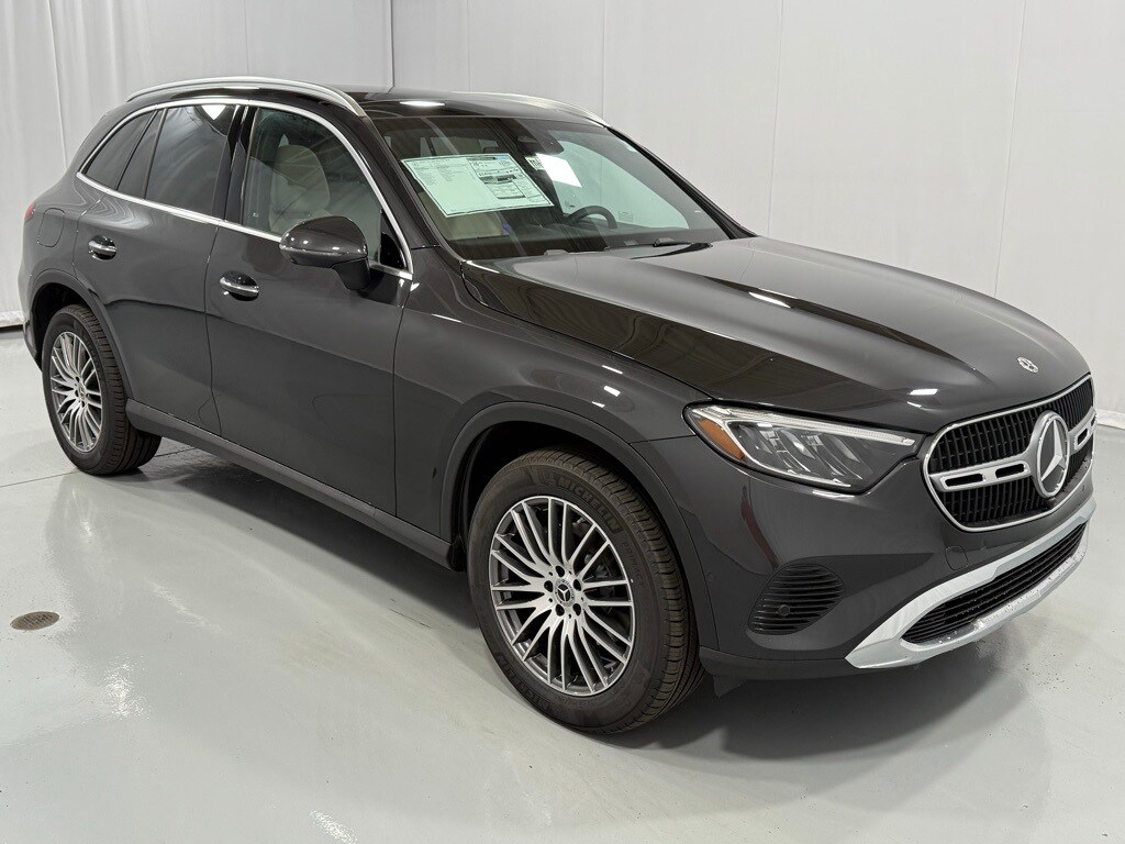 2026 Mercedes Benz GLC 300 4MATIC photo 3