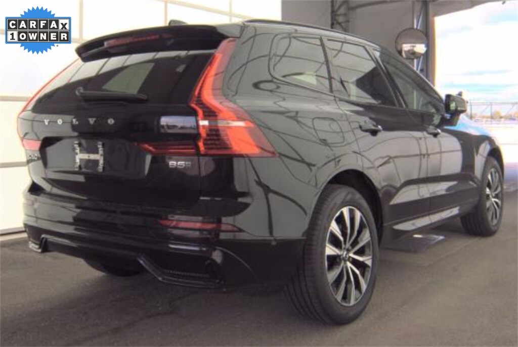 2025 Volvo XC60 B5 Plus photo 3