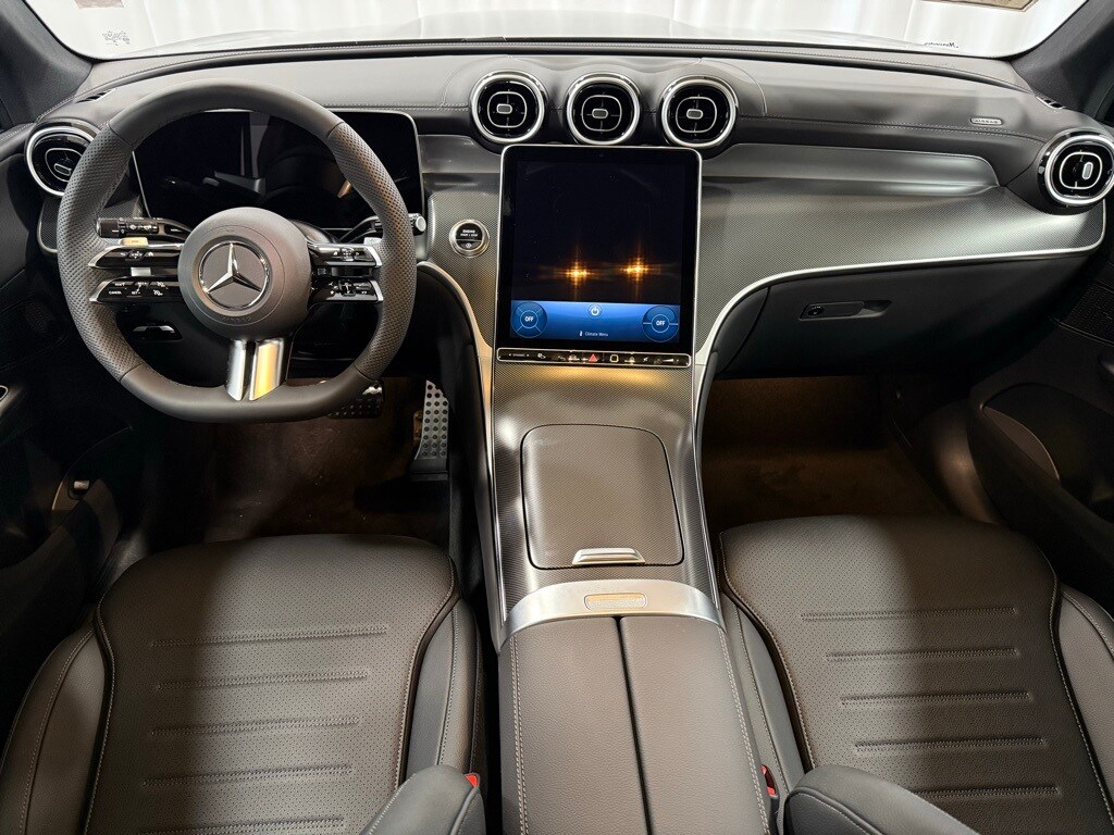 2026 Mercedes Benz GLC 300 4MATIC photo 2