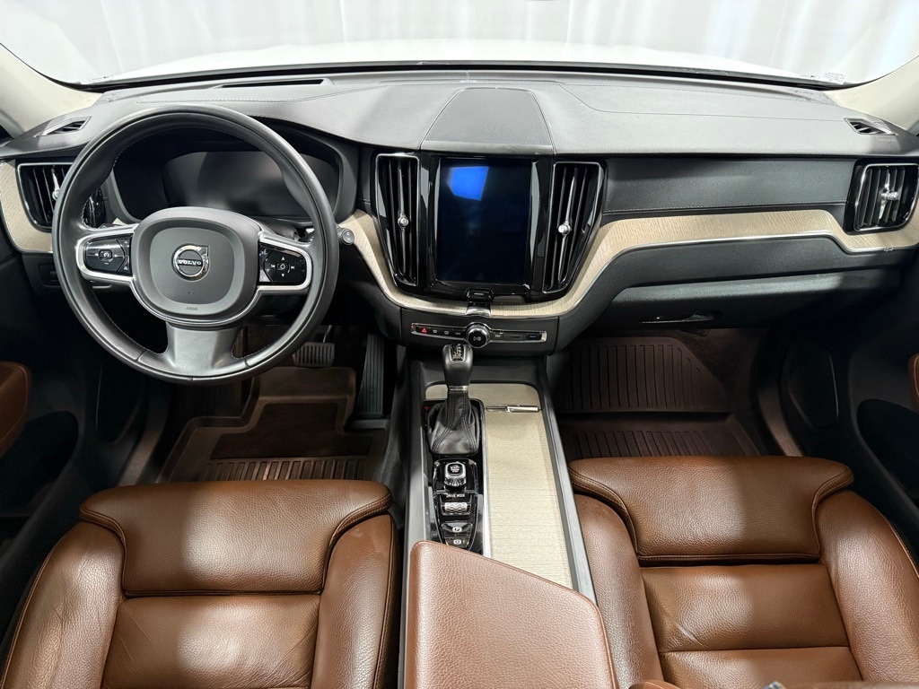 Used 2018 Volvo XC60 Inscription with VIN YV4A22RL2J1032898 for sale in Willoughby, OH