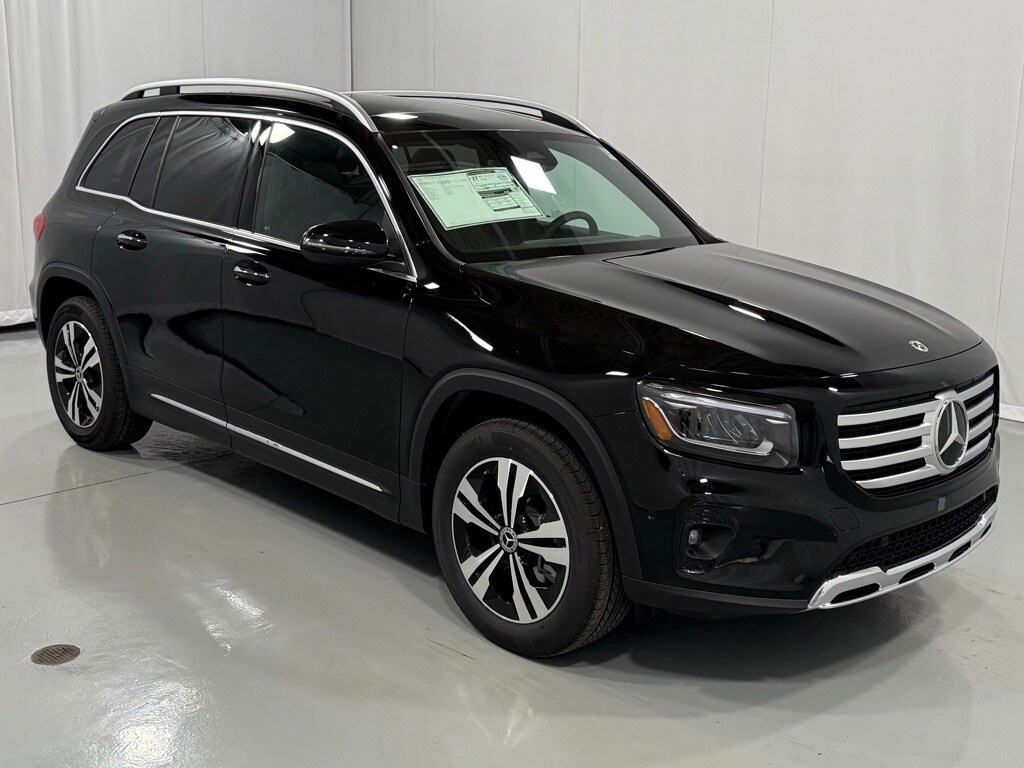 2026 Mercedes Benz GLB 250 4MATIC photo 4