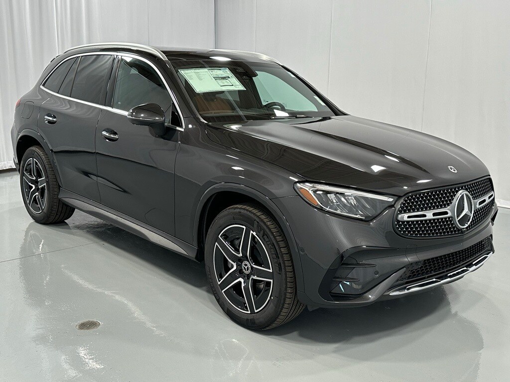 2025 Mercedes Benz GLC 300 AMG photo 4