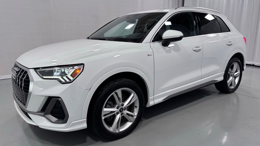2022 Audi Q3 45 TFSI S Line Premium Plus quattro's photo