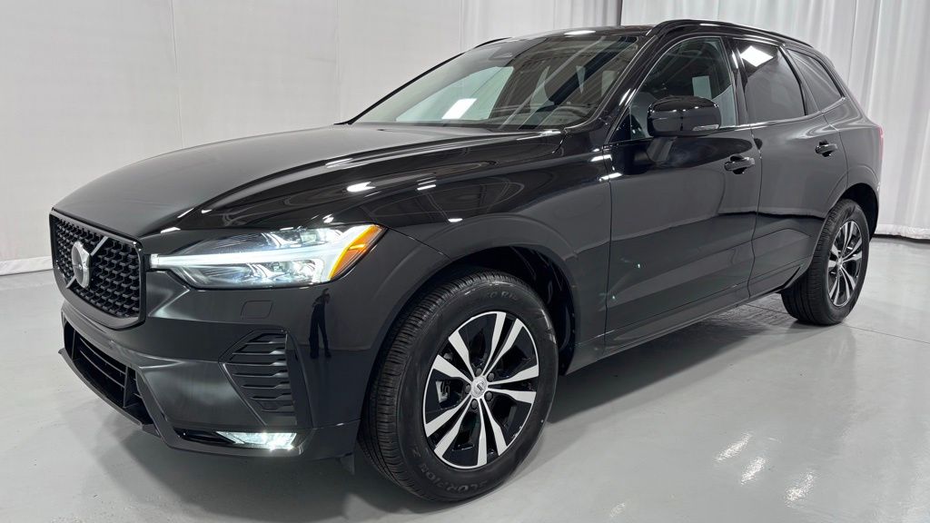2025 Volvo XC60 B5 Core Dark AWD's photo