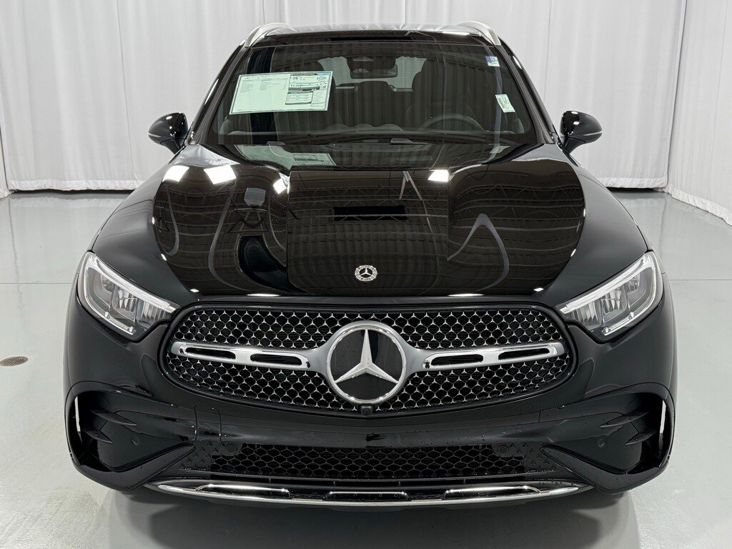 2026 Mercedes Benz GLC 300 4MATIC photo 3
