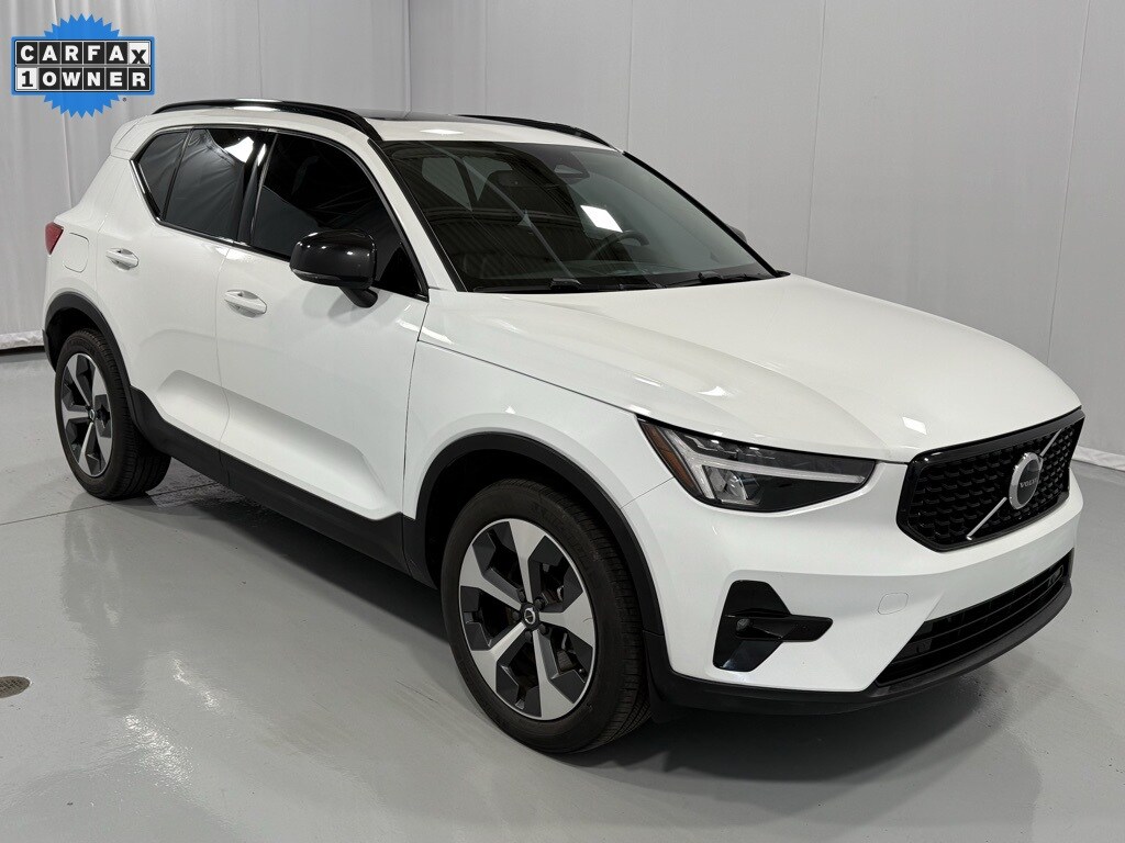 Used 2023 Volvo XC40 B5 AWD Plus Dark SUV
