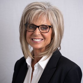 Staff member Lisa Albanese from 7ba37b435596