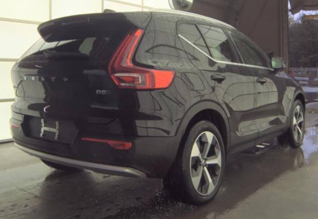 Used 2025 Volvo XC40 B5 Plus Bright Theme SUV