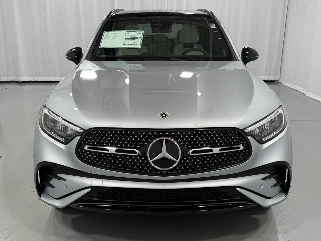 2026 Mercedes Benz GLC 300 4MATIC photo 2