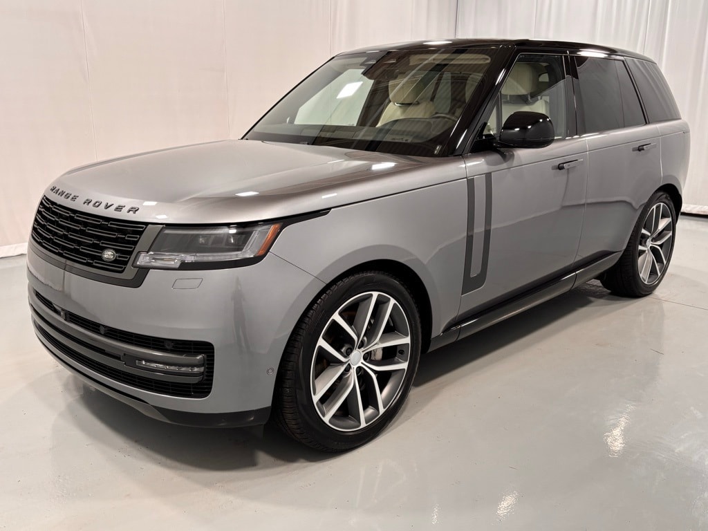 2025 Land Rover Range Rover SE's photo