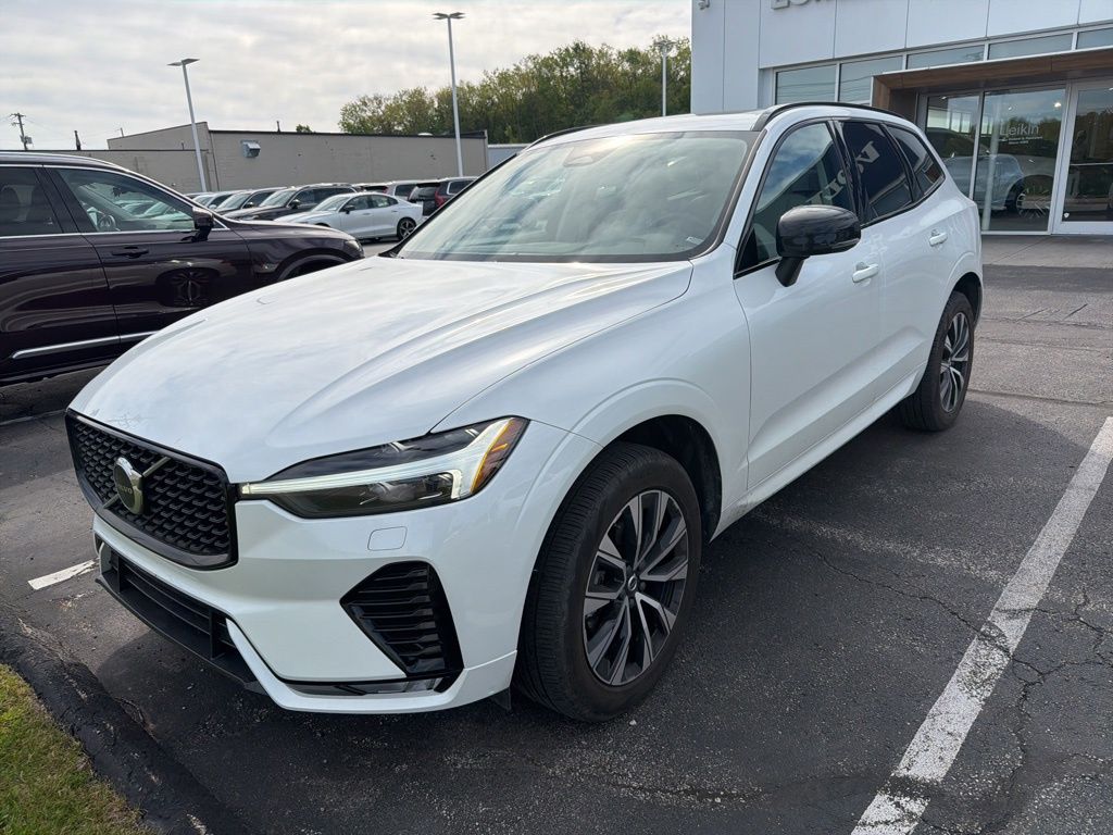 2024 Volvo XC60 B5 Core Dark Theme AWD's photo