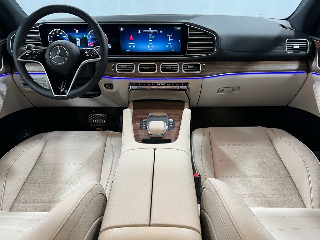 2025 Mercedes Benz GLE 450 photo 2