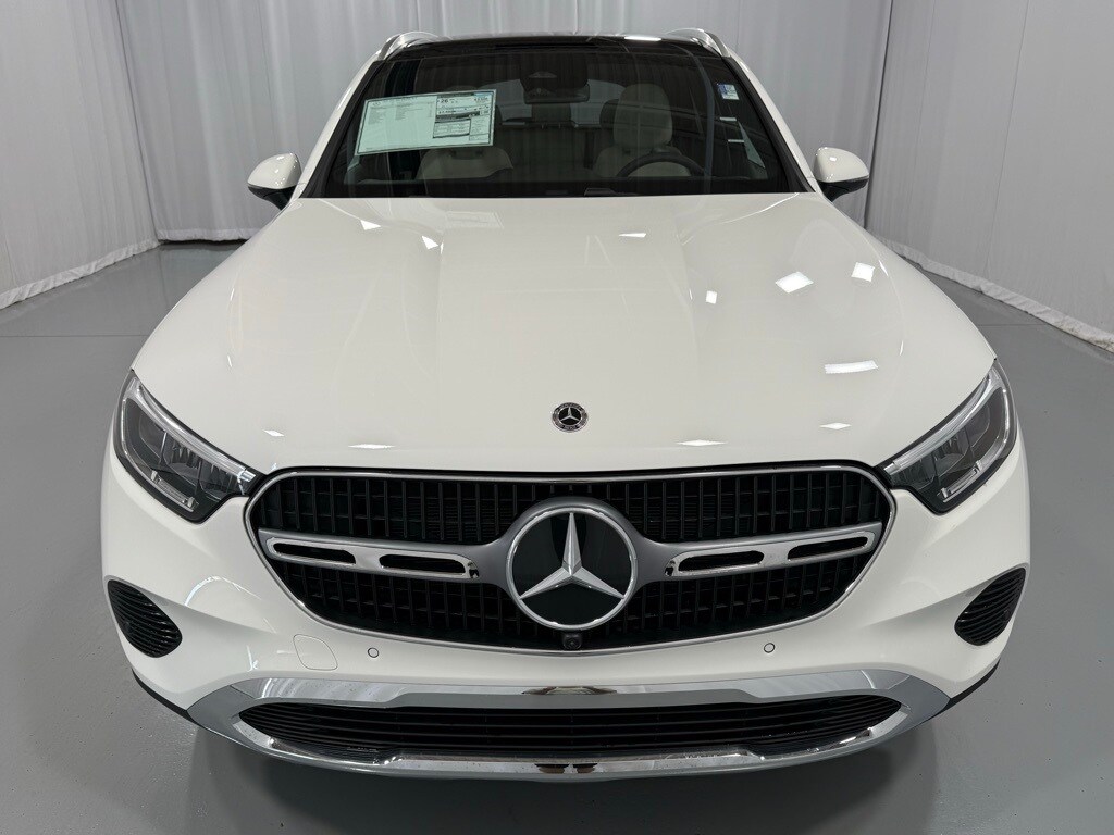 2026 Mercedes Benz GLC 300 4MATIC photo 3