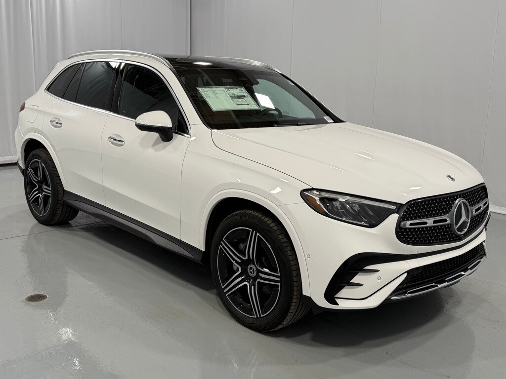 2025 Mercedes Benz GLC 300 AMG photo 4