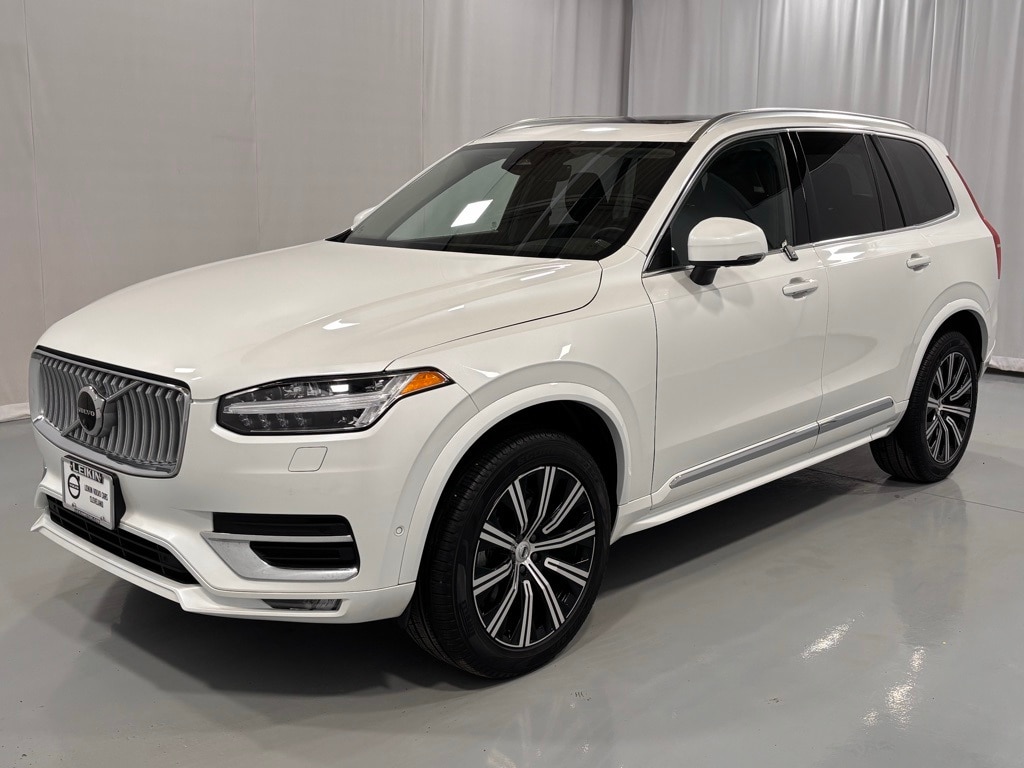 2025 Volvo XC90 Plus's photo