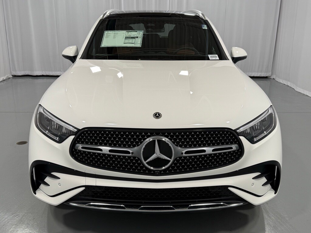 2025 Mercedes Benz GLC 300 AMG photo 3