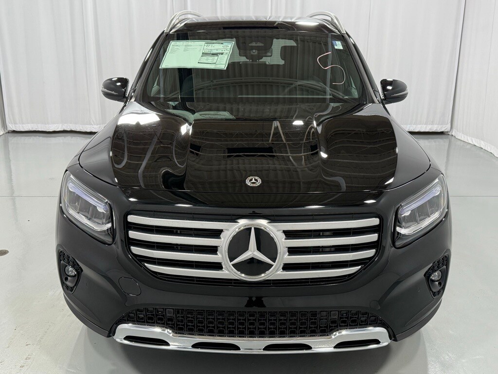 2025 Mercedes Benz GLB 250 4MATIC photo 3