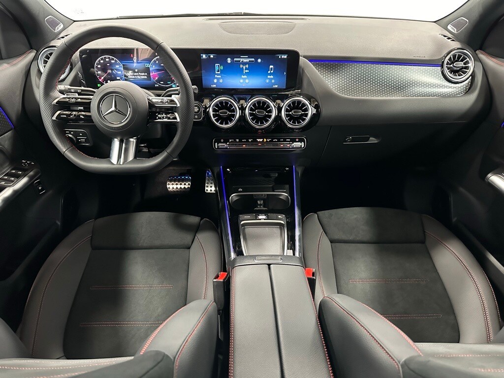 2025 Mercedes Benz GLA 250 4MATIC photo 2