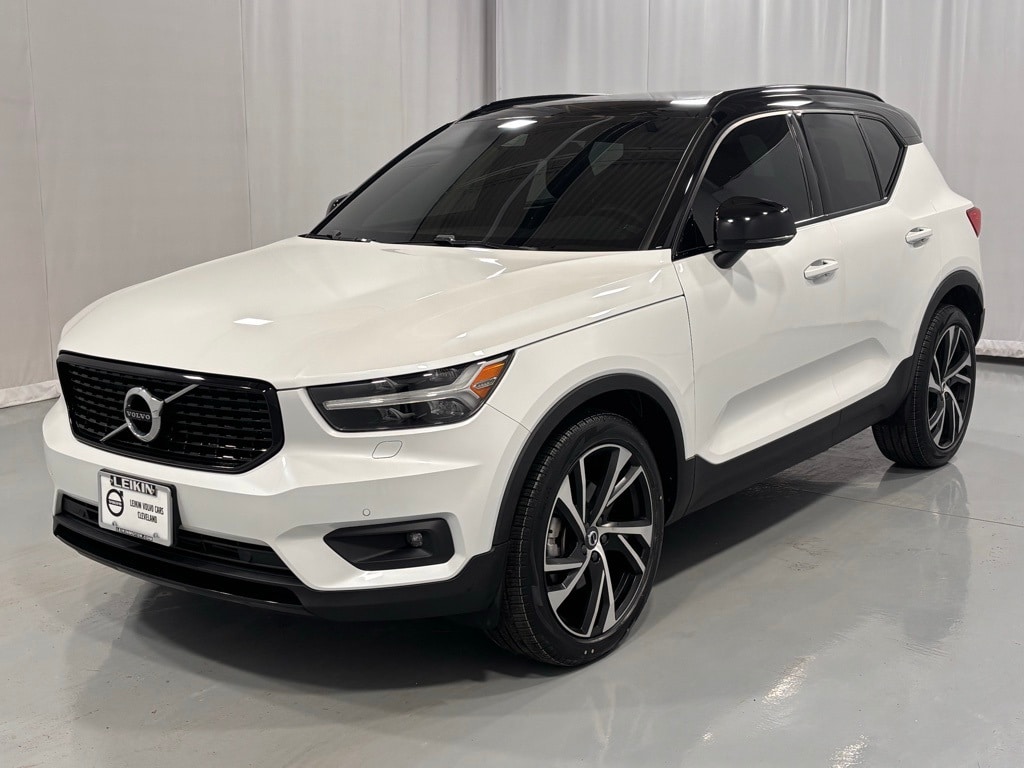Used 2022 Volvo XC40 T5 AWD R-Design SUV