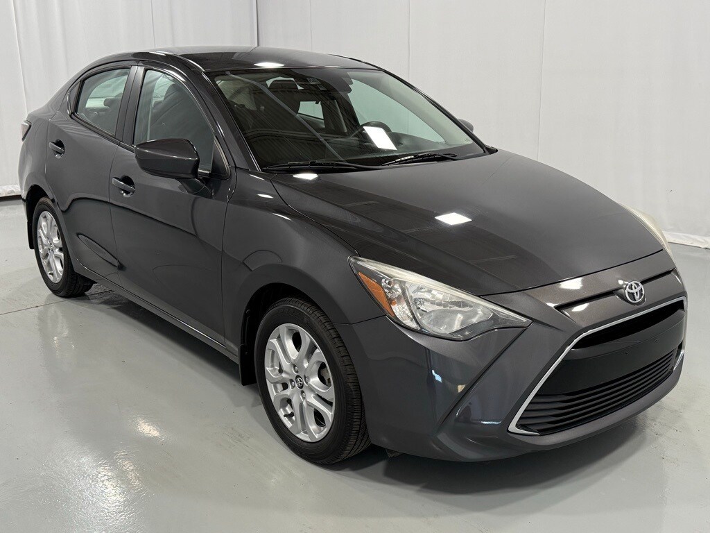 2017 Toyota Yaris iA Base photo 4