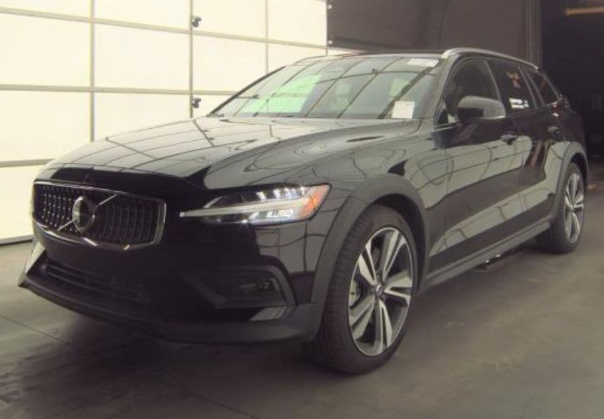 2025 Volvo V60 Cross Country B5 Plus AWD's photo