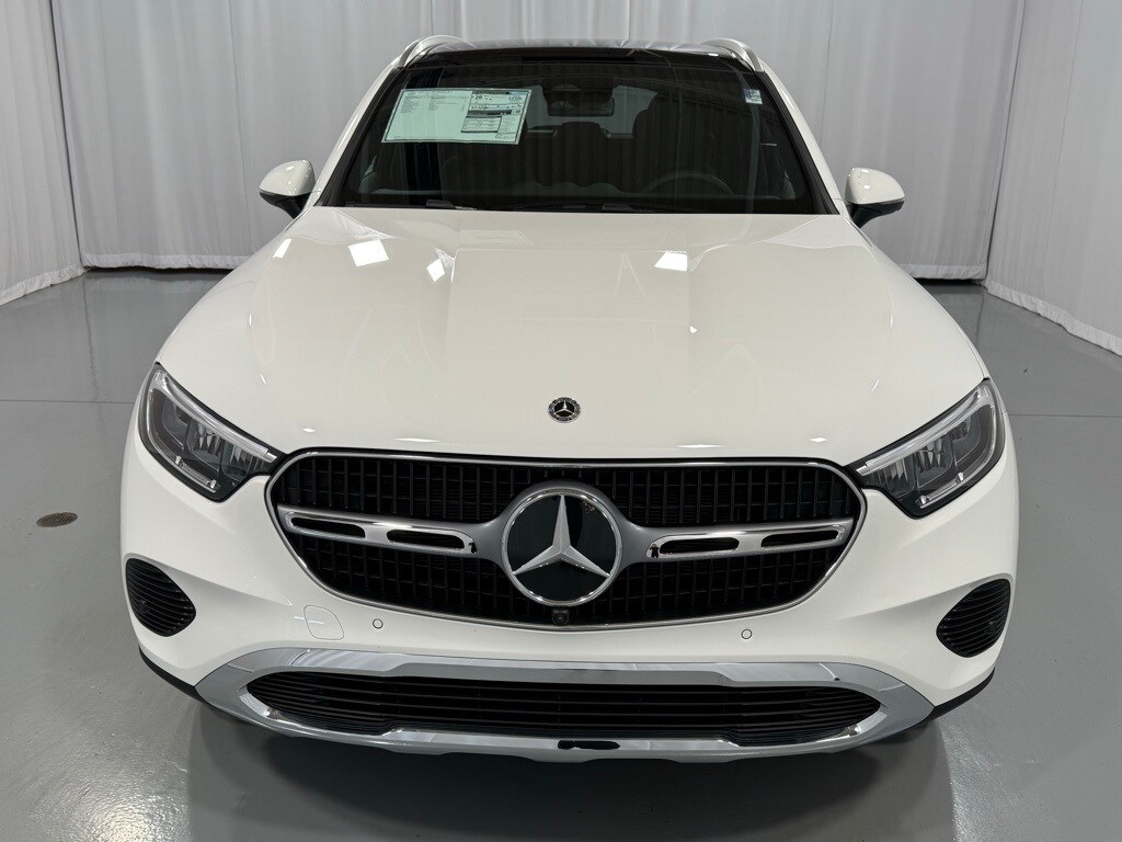 2026 Mercedes Benz GLC 300 4MATIC photo 3