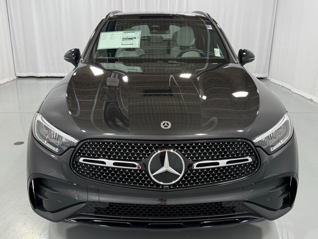 2026 Mercedes Benz GLC 300 4MATIC photo 2