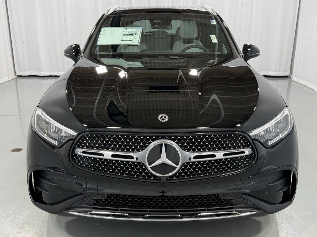 2026 Mercedes Benz GLC 300 4MATIC photo 2