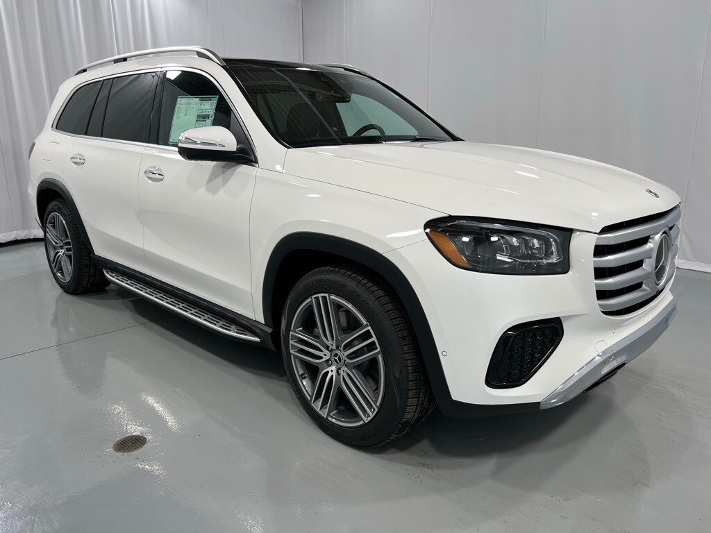 2025 Mercedes Benz GLS 450 4MATIC photo 3
