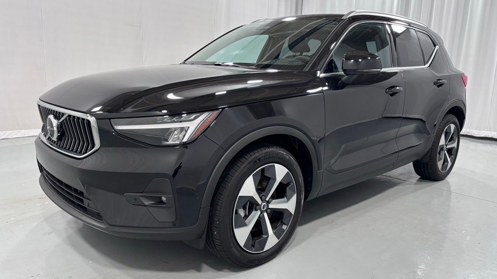 2025 Volvo XC40 B5 Plus Bright AWD's photo