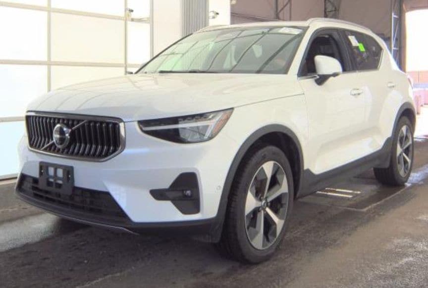 2025 Volvo XC40 B5 Plus Bright AWD's photo