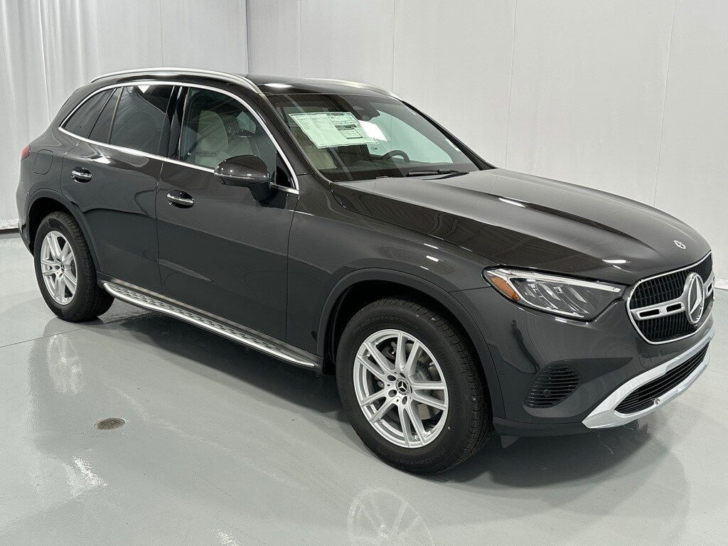 2025 Mercedes Benz GLC 300 photo 4
