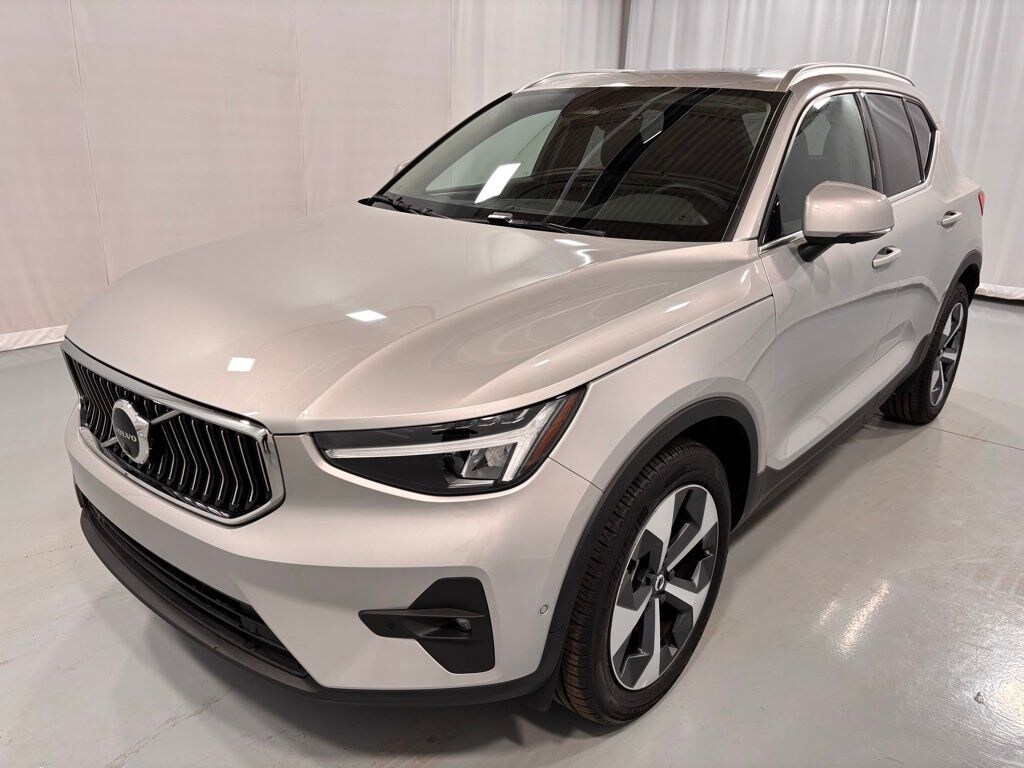 Used 2025 Volvo XC40 B5 Plus Bright Theme SUV