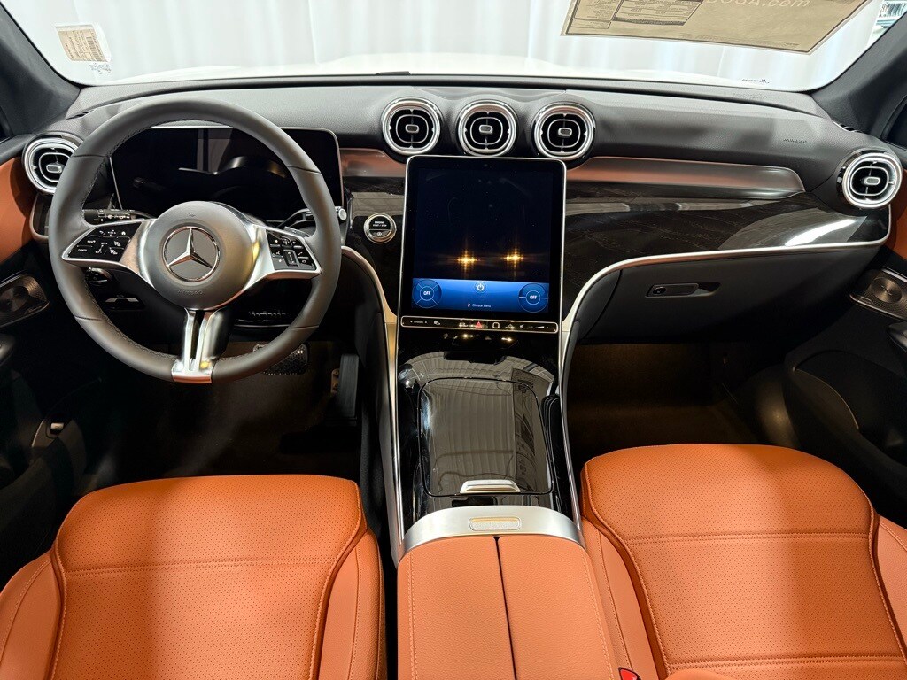 2026 Mercedes Benz GLC 300 4MATIC photo 2