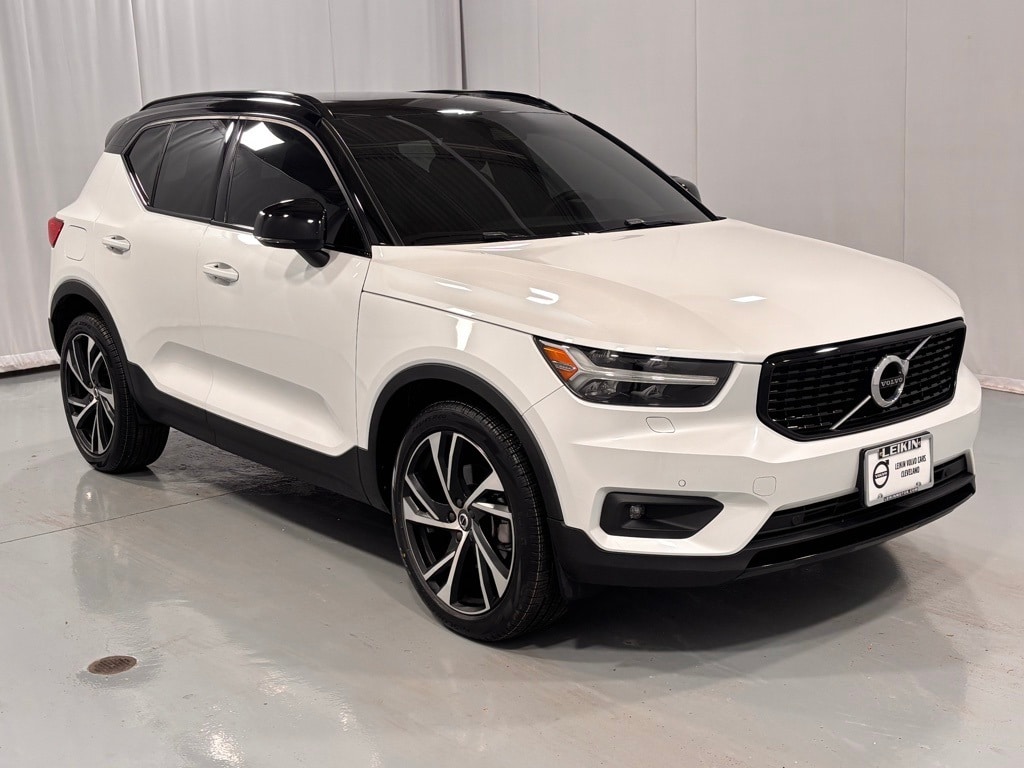 Used 2022 Volvo XC40 T5 AWD R-Design SUV