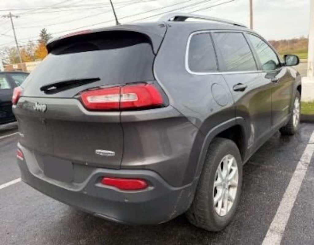 Used 2016 Jeep Cherokee Latitude 4x4 SUV