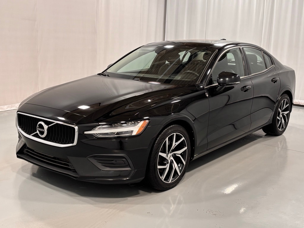 2019 Volvo S60 Momentum's photo