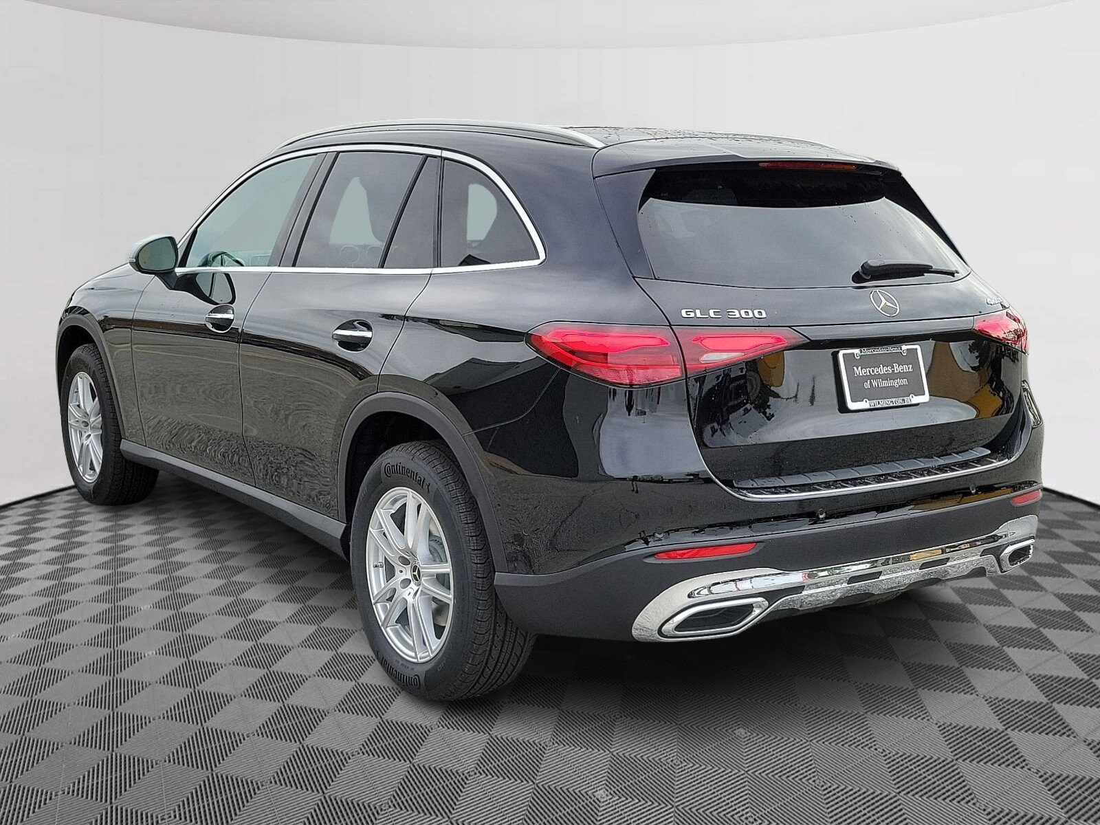 2025 Mercedes Benz GLC 300 4MATIC photo 4