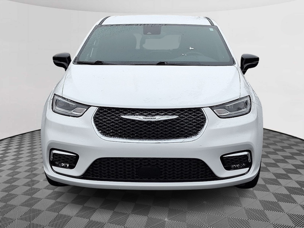 Used 2025 Chrysler Pacifica Select Van Passenger Van