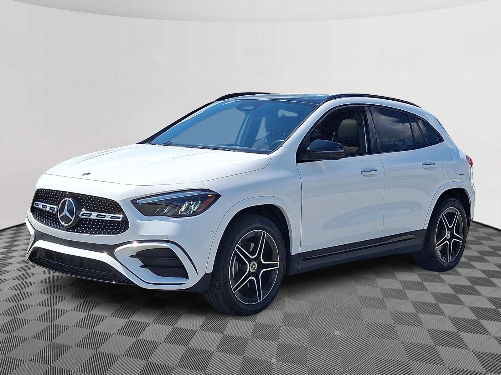2025 Mercedes Benz GLA 250 4MATIC photo 3