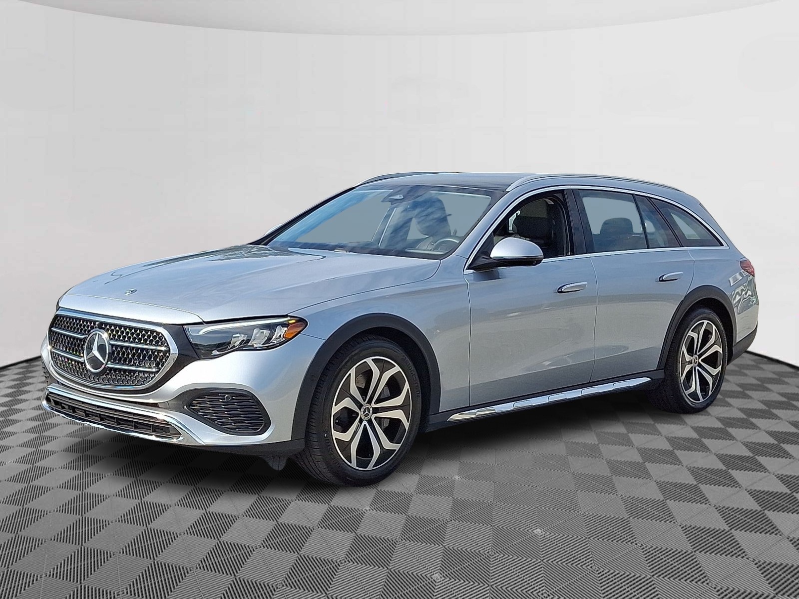 2025 Mercedes Benz E 450 4MATIC All-Terrain Wagon photo 3