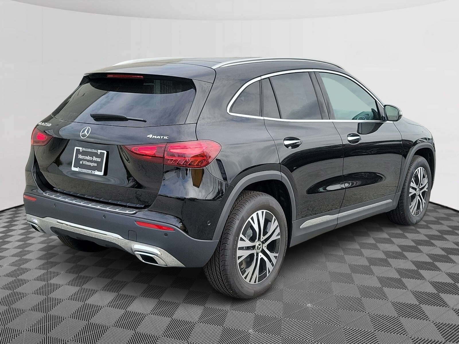 2025 Mercedes Benz GLA 250 4MATIC photo 3