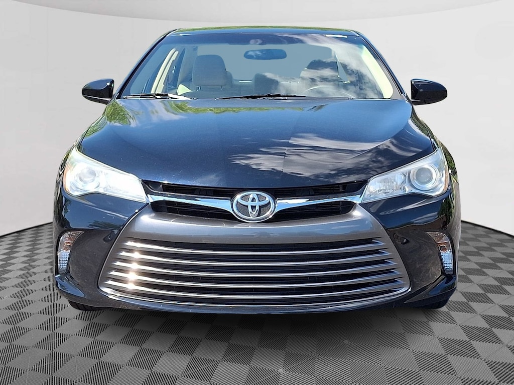 Used 2015 Toyota Camry XLE Sedan
