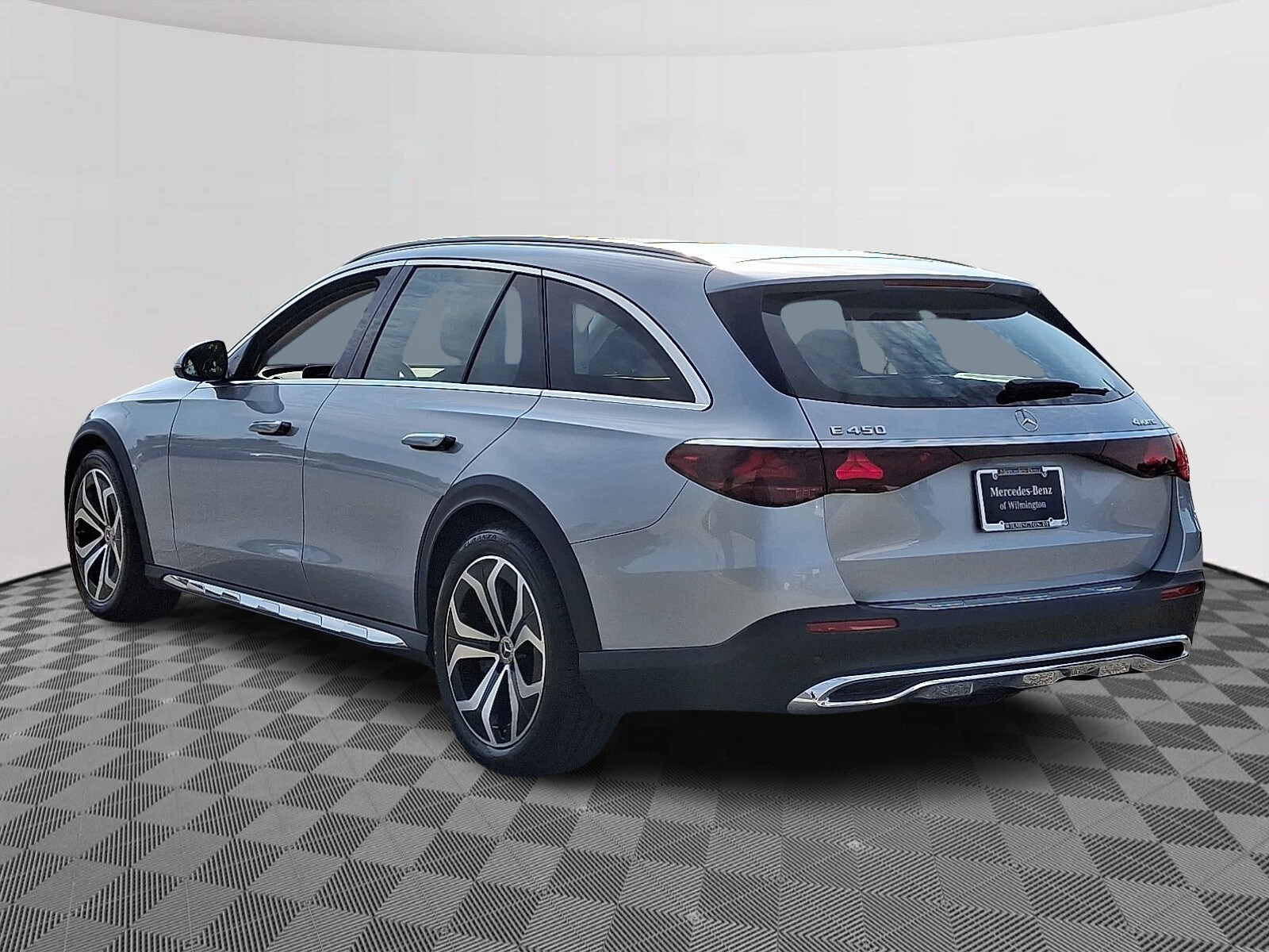2025 Mercedes Benz E 450 4MATIC All-Terrain Wagon photo 4