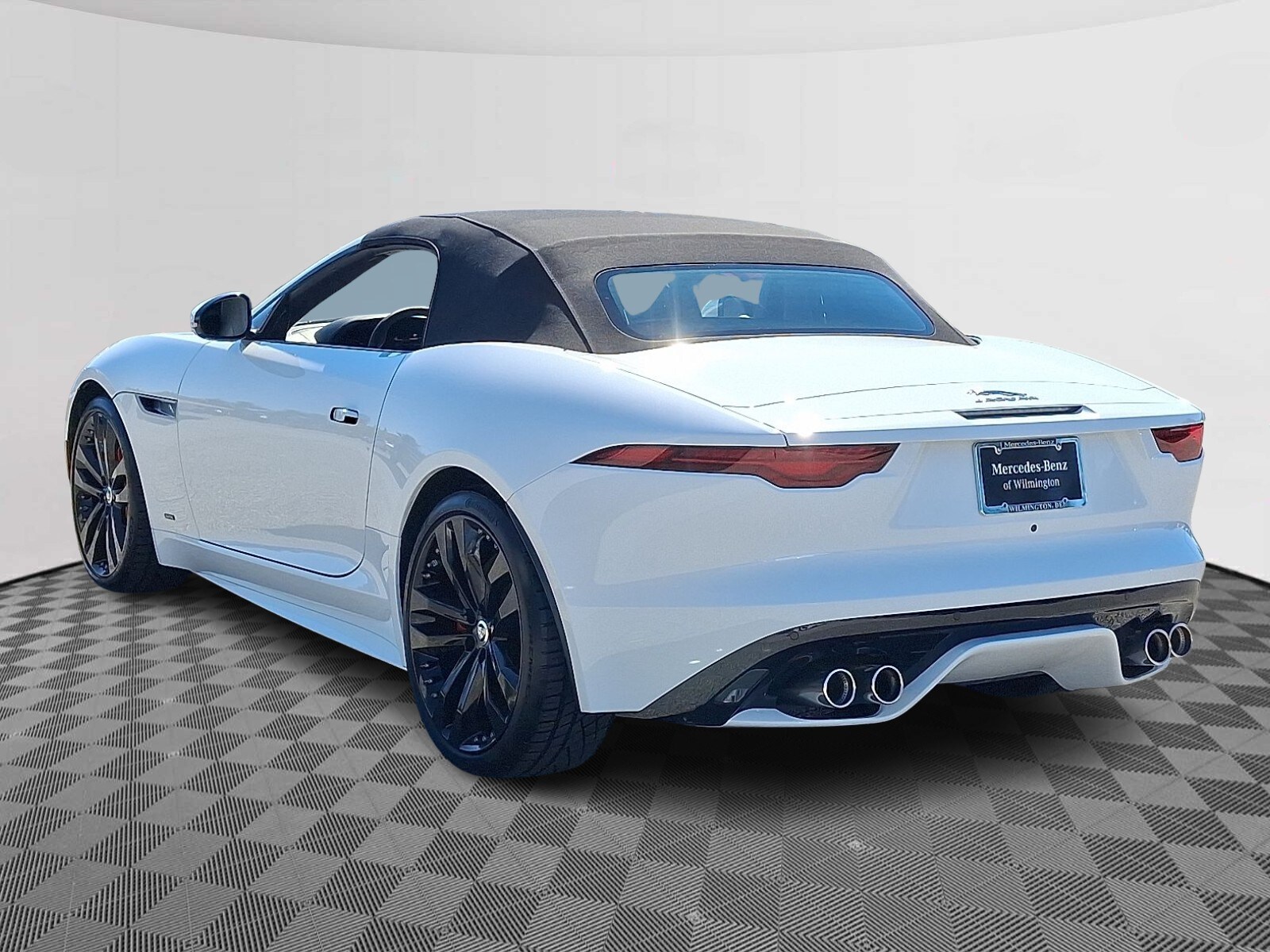 2024 Jaguar F-TYPE P450 R75 photo 4