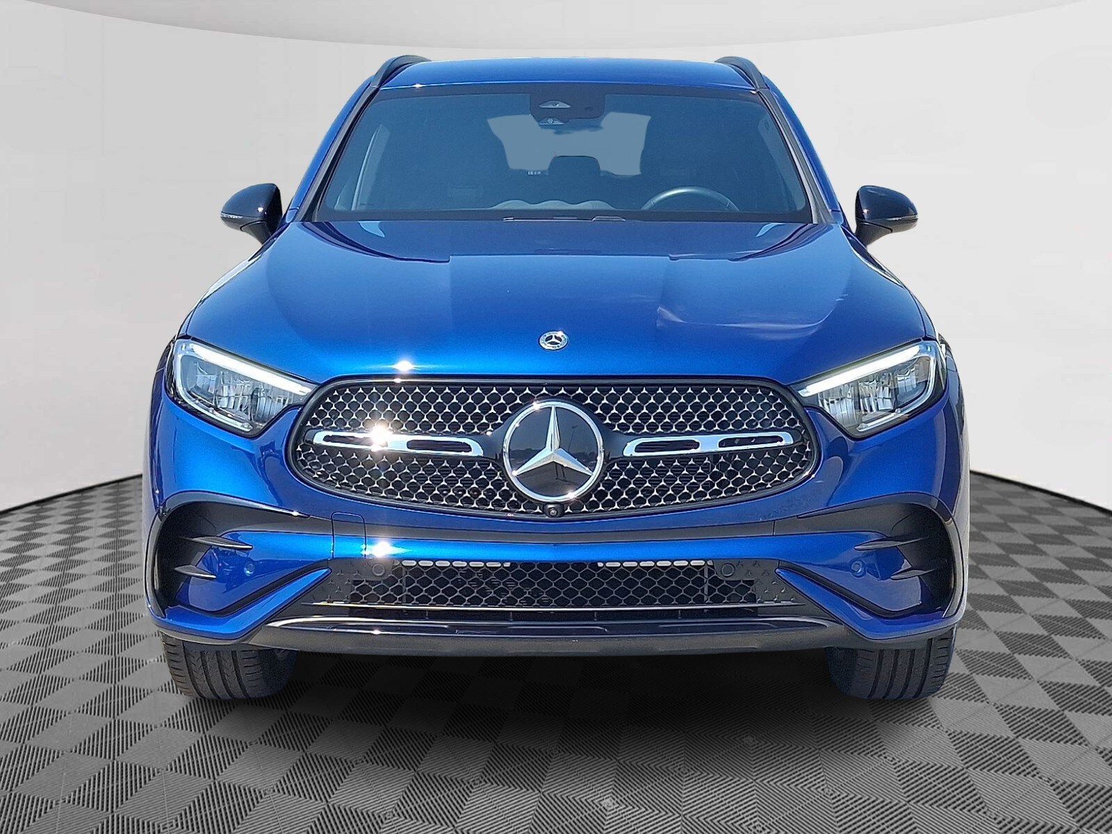 2025 Mercedes Benz GLC 300 4MATIC photo 2