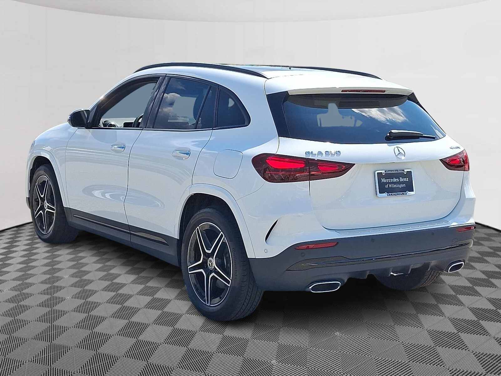 2025 Mercedes Benz GLA 250 4MATIC photo 4