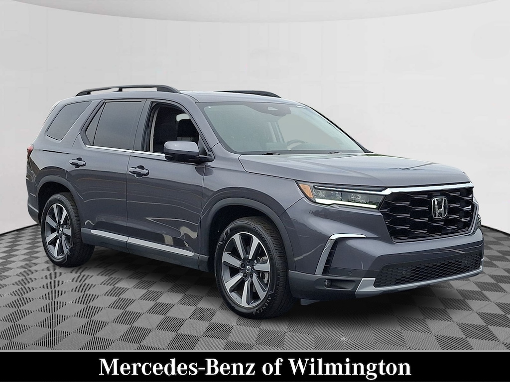 Used 2025 Honda Pilot Touring SUV