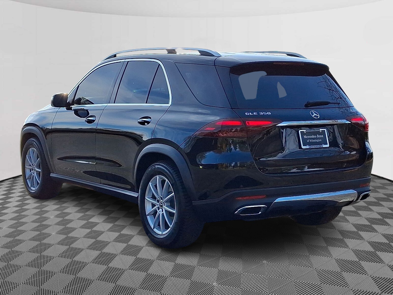 2025 Mercedes Benz GLE 350 4MATIC photo 4