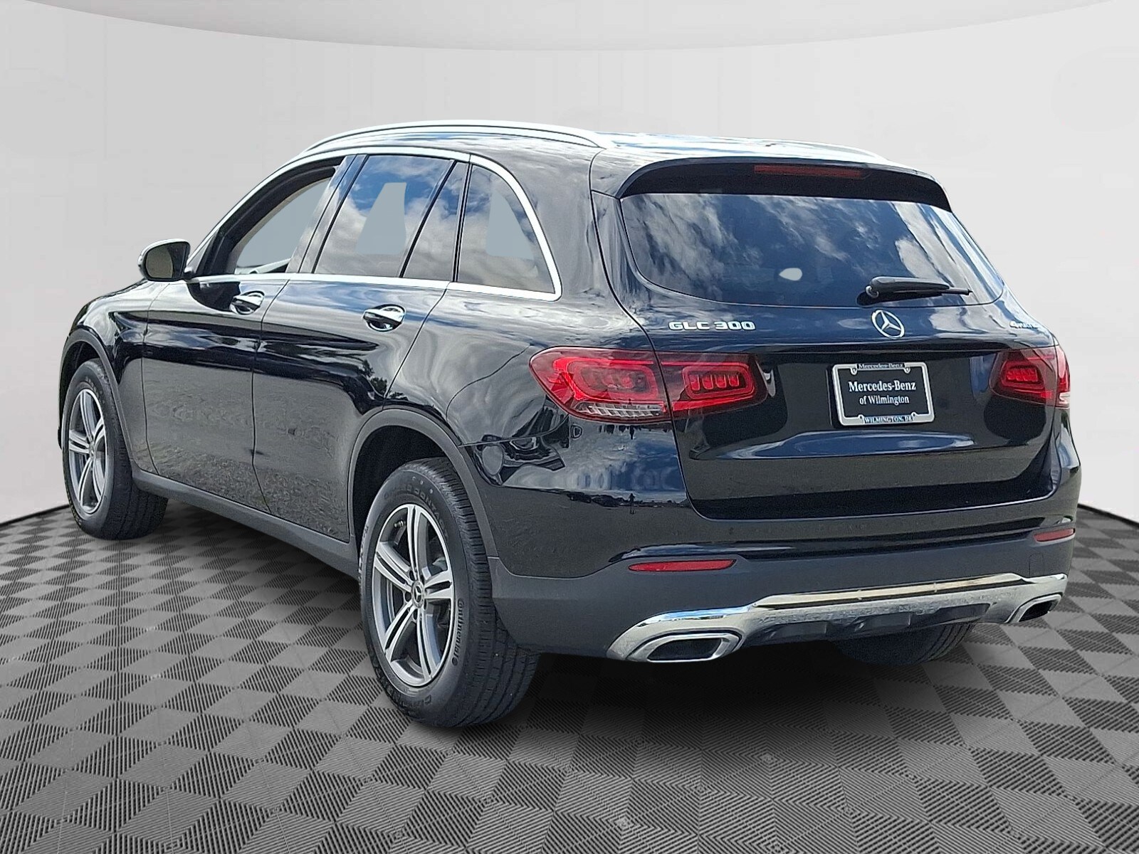 2020 Mercedes Benz GLC 300 4MATIC photo 2